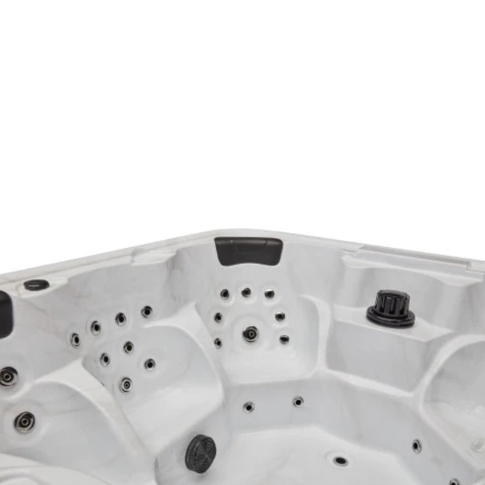 Luxury Spas Eclipse 6-Person Hot Tub