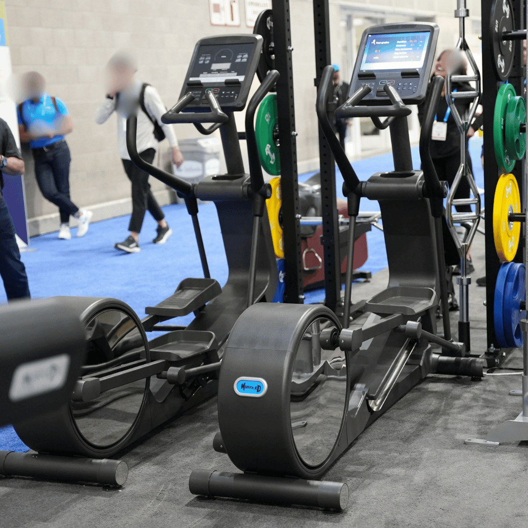Commercial Elliptical Trainer - Touch Screen - Muscle D Fitness - Cardio - Cross Trainer