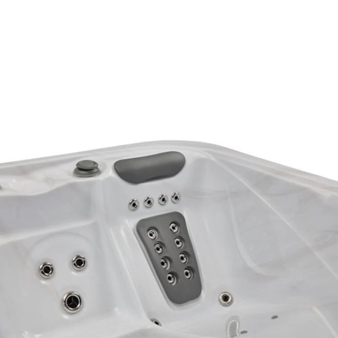 Luxury Spas Danika 5-Person Hot Tub