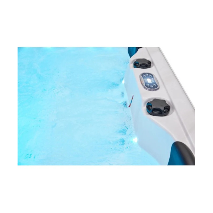 Luxury Spas Social 5-Person Hot Tub