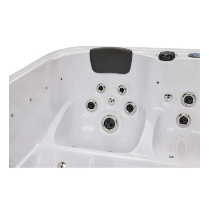 Luxury Spas Social 5-Person Hot Tub