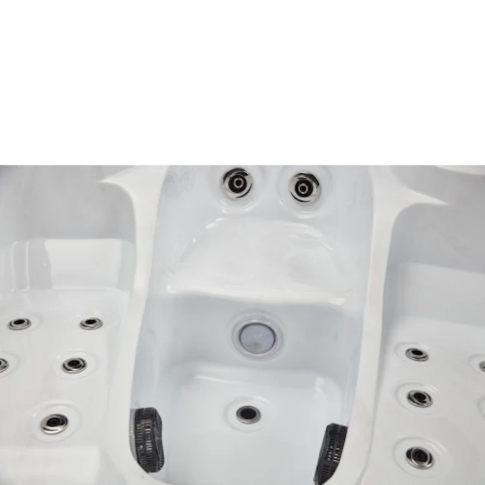 Luxury Spas Largo 3-Person Hot Tub