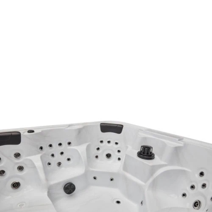 Luxury Spas Eclipse 6-Person Hot Tub