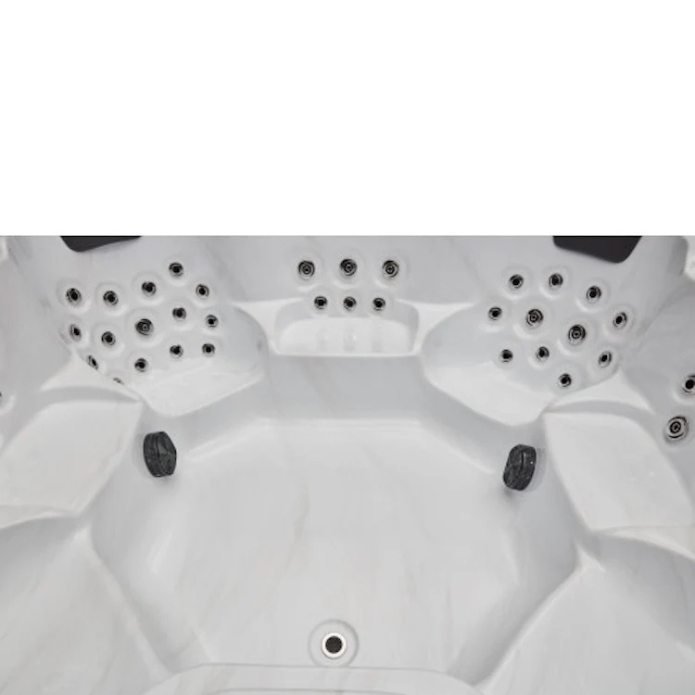 Luxury Spas Denali 7-Person Hot Tub