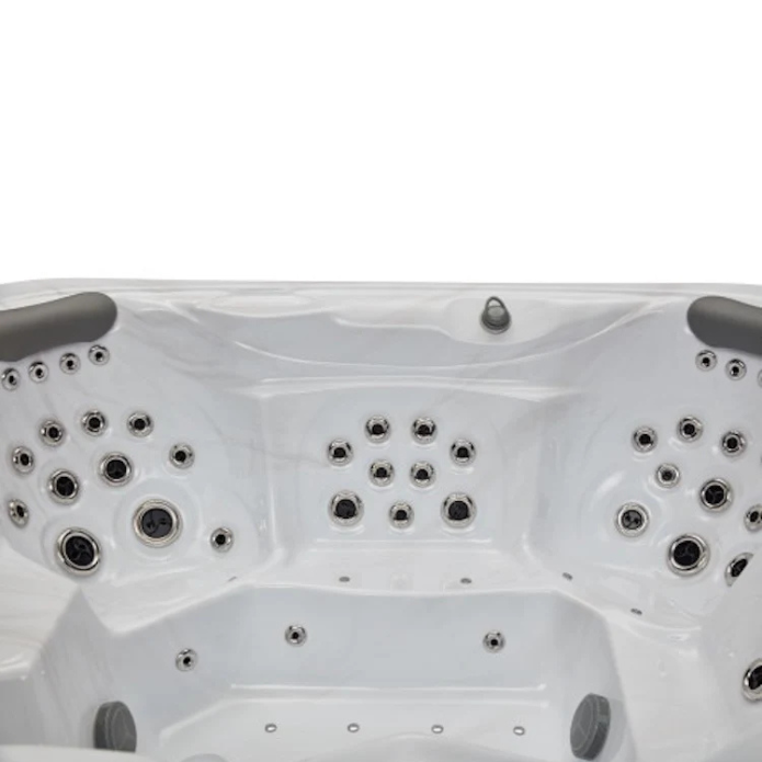 Luxury Spas Danika 5-Person Hot Tub