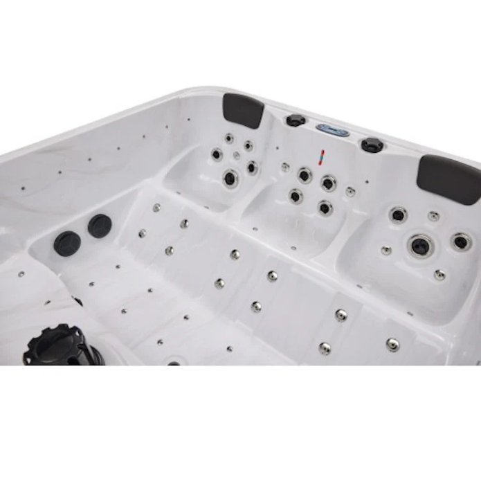 Luxury Spas Social 5-Person Hot Tub