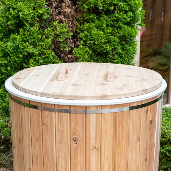 Dundalk Leisurecraft Canadian Timber The Baltic Plunge Tub CT33BP