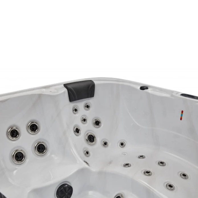 Luxury Spas Victoria 6-Person Hot Tub