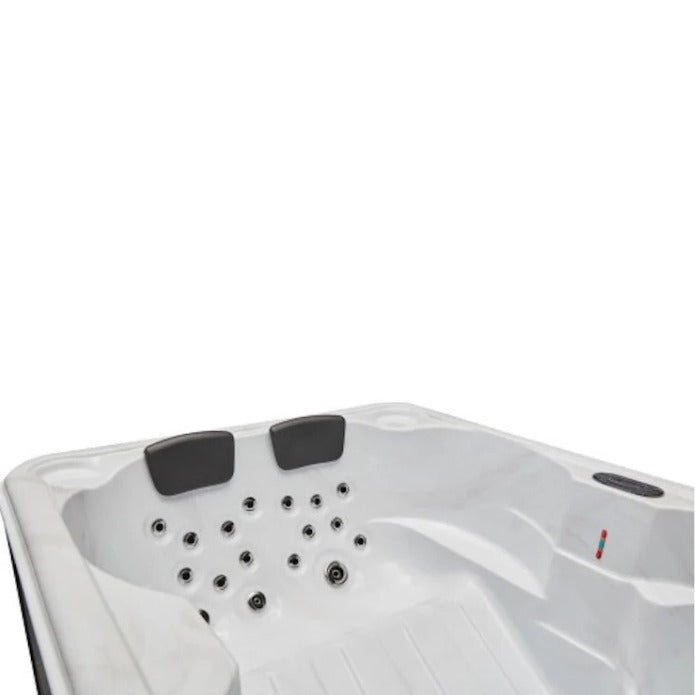 Luxury Spas Regal 4-Person Hot Tub